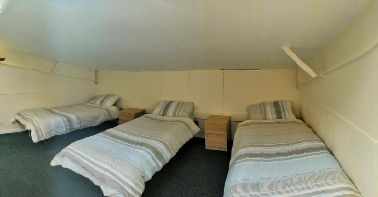 Y Doc At World Horizons Community Hub Hostel Llanelli Buitenkant foto