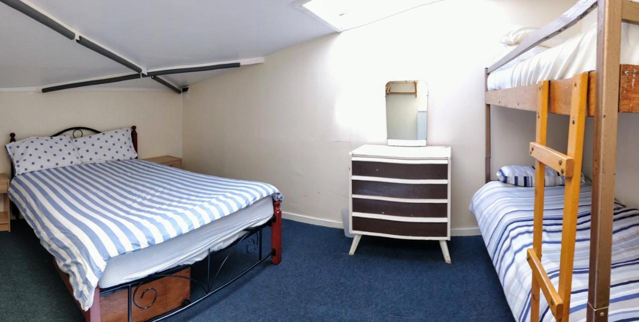 Y Doc At World Horizons Community Hub Hostel Llanelli Buitenkant foto